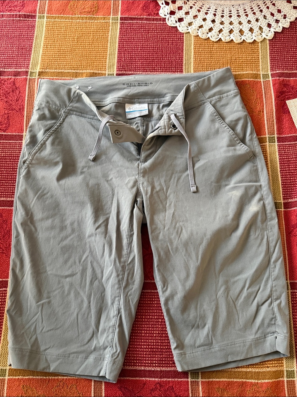 Columbia Light Gray Women's Cargo Shorts